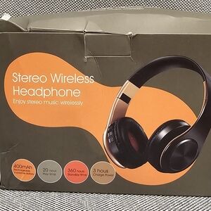 Stereo Wireless Headphones - Black and Gold